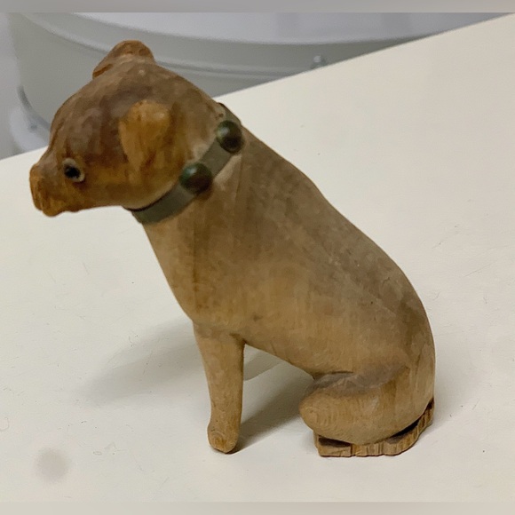 Late 19th Century Antique Rustic Primitive Hand Carved Sitting Toy Dog Statuette - Picture 4 of 16